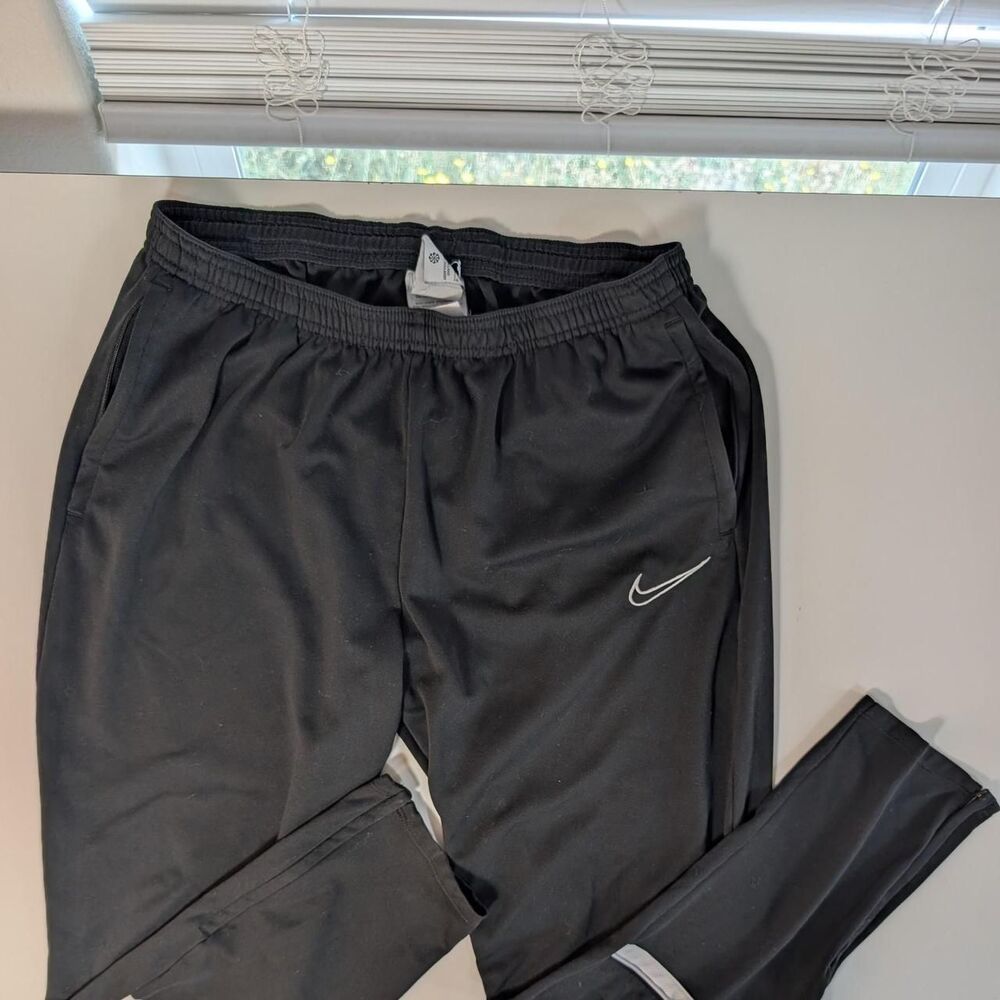 Nike Women's Black and Grey Joggers-tracksuits
